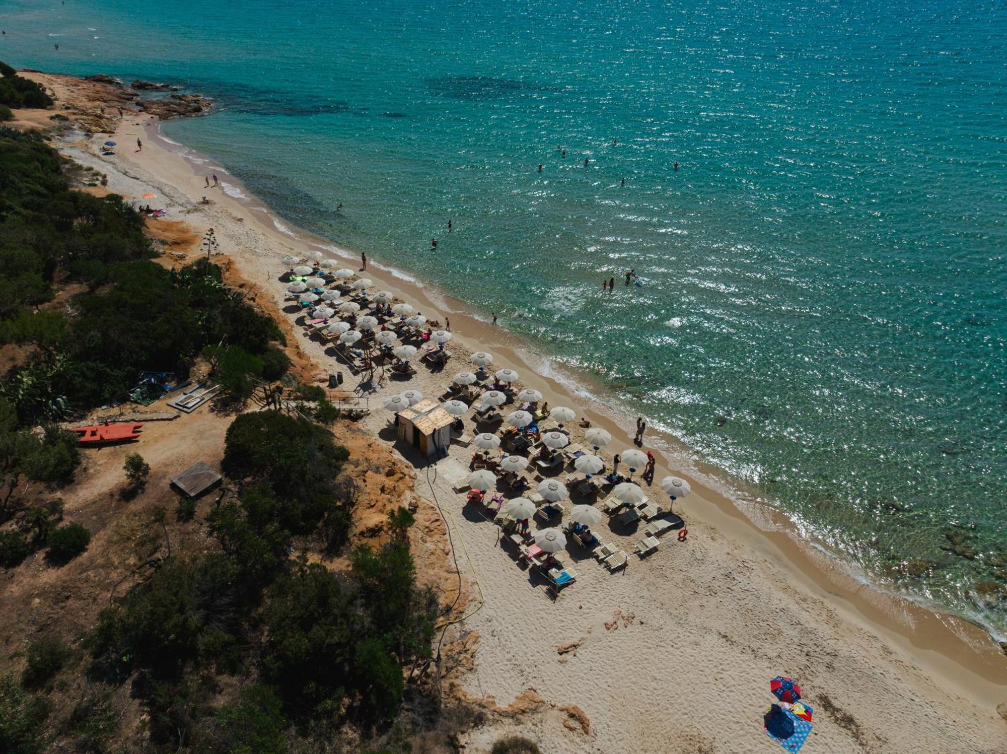 Отель Amareclub Rocca Dorada Санта-Маргерита-ди-Пула Экстерьер фото