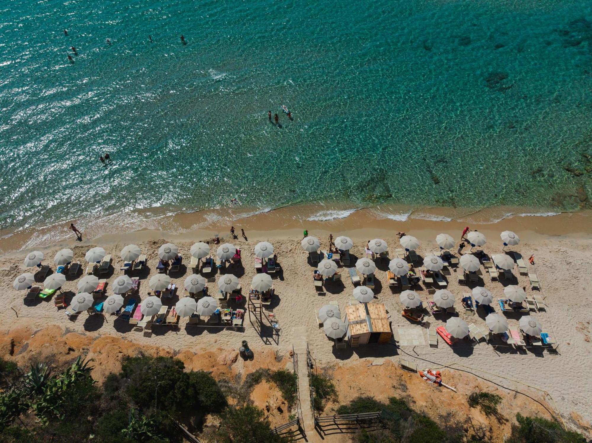 Отель Amareclub Rocca Dorada Санта-Маргерита-ди-Пула Экстерьер фото
