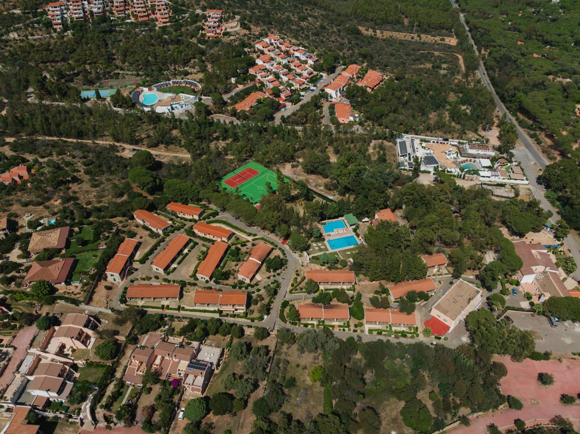 Отель Amareclub Rocca Dorada Санта-Маргерита-ди-Пула Экстерьер фото
