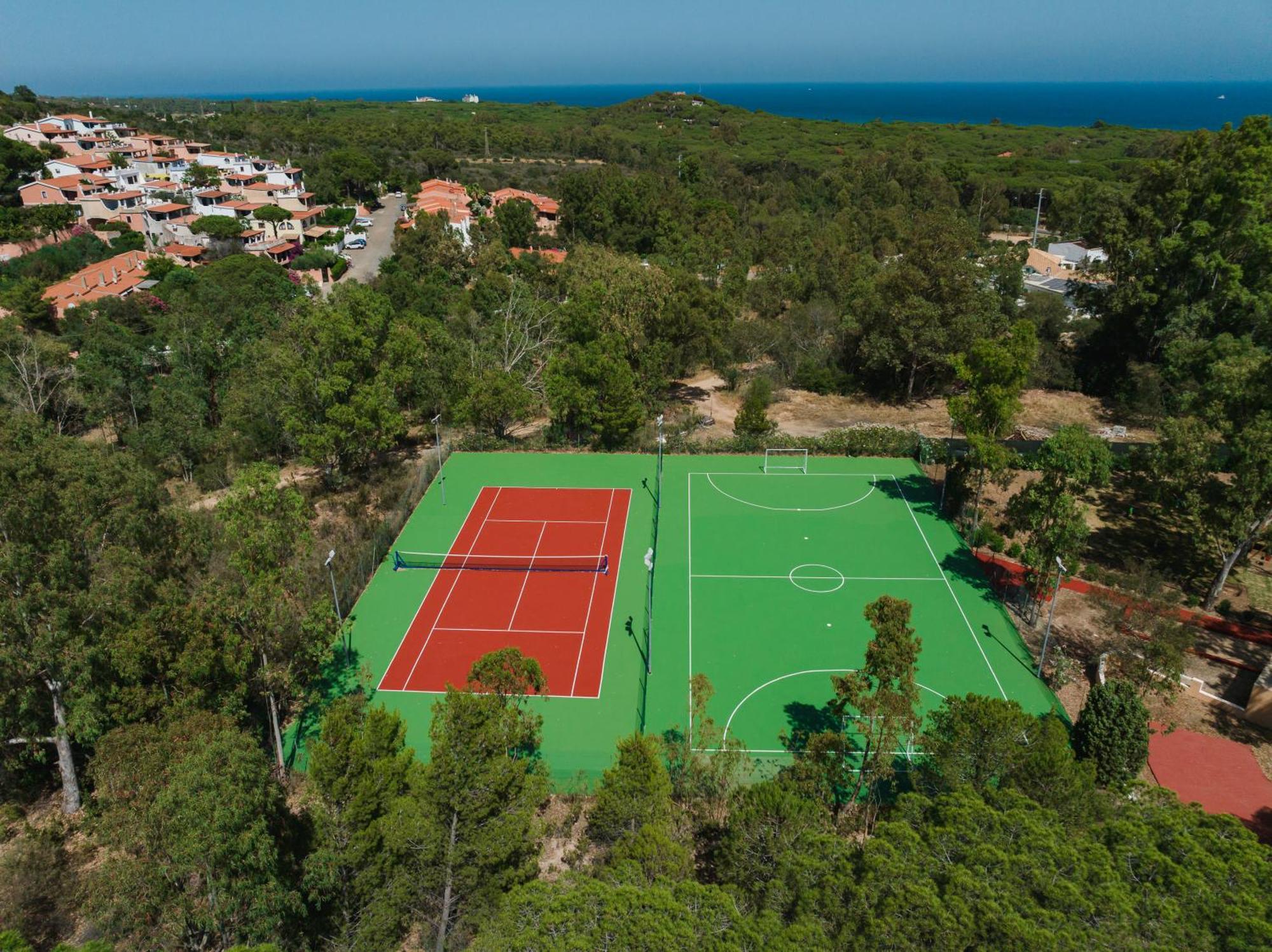 Отель Amareclub Rocca Dorada Санта-Маргерита-ди-Пула Экстерьер фото