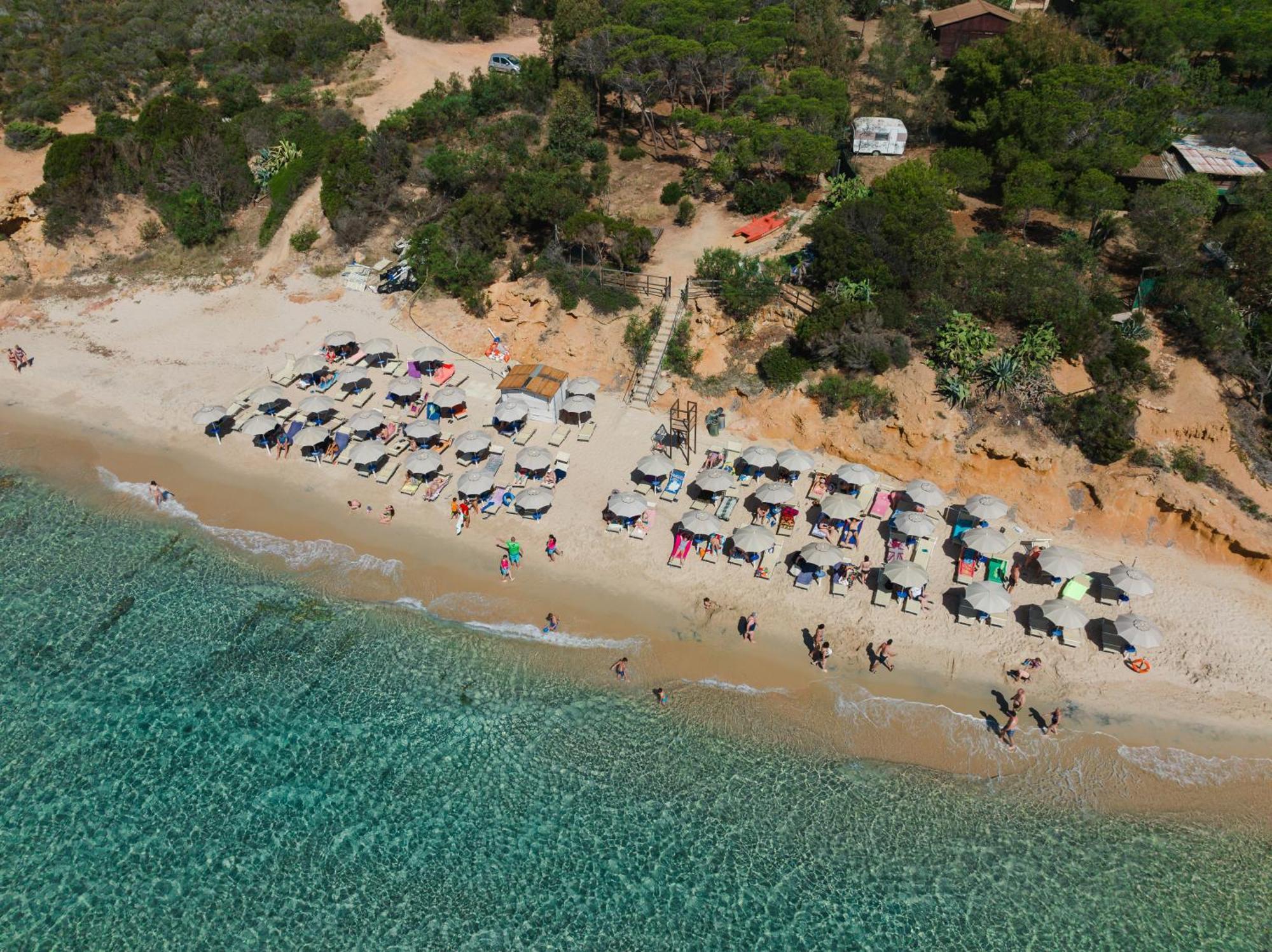 Отель Amareclub Rocca Dorada Санта-Маргерита-ди-Пула Экстерьер фото