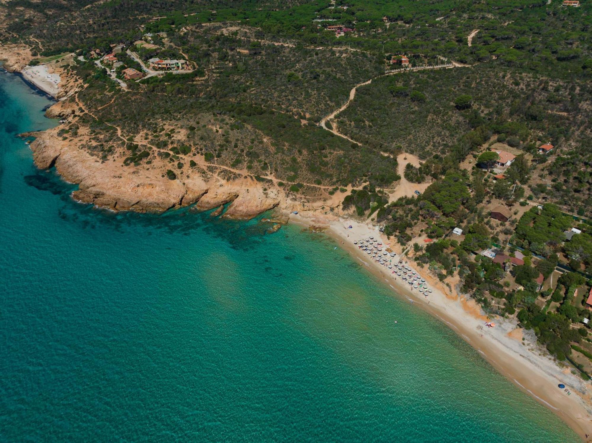 Отель Amareclub Rocca Dorada Санта-Маргерита-ди-Пула Экстерьер фото