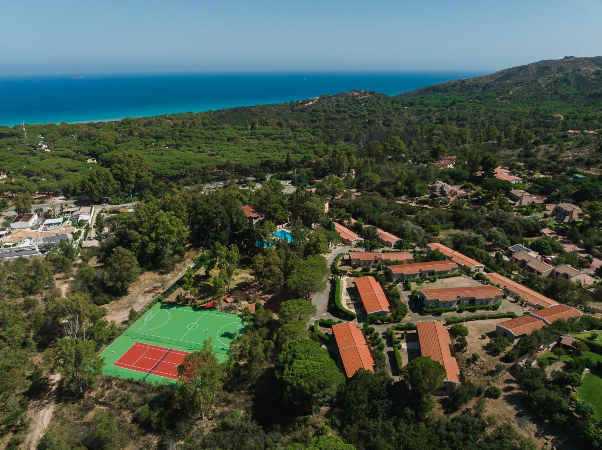 Отель Amareclub Rocca Dorada Санта-Маргерита-ди-Пула Экстерьер фото