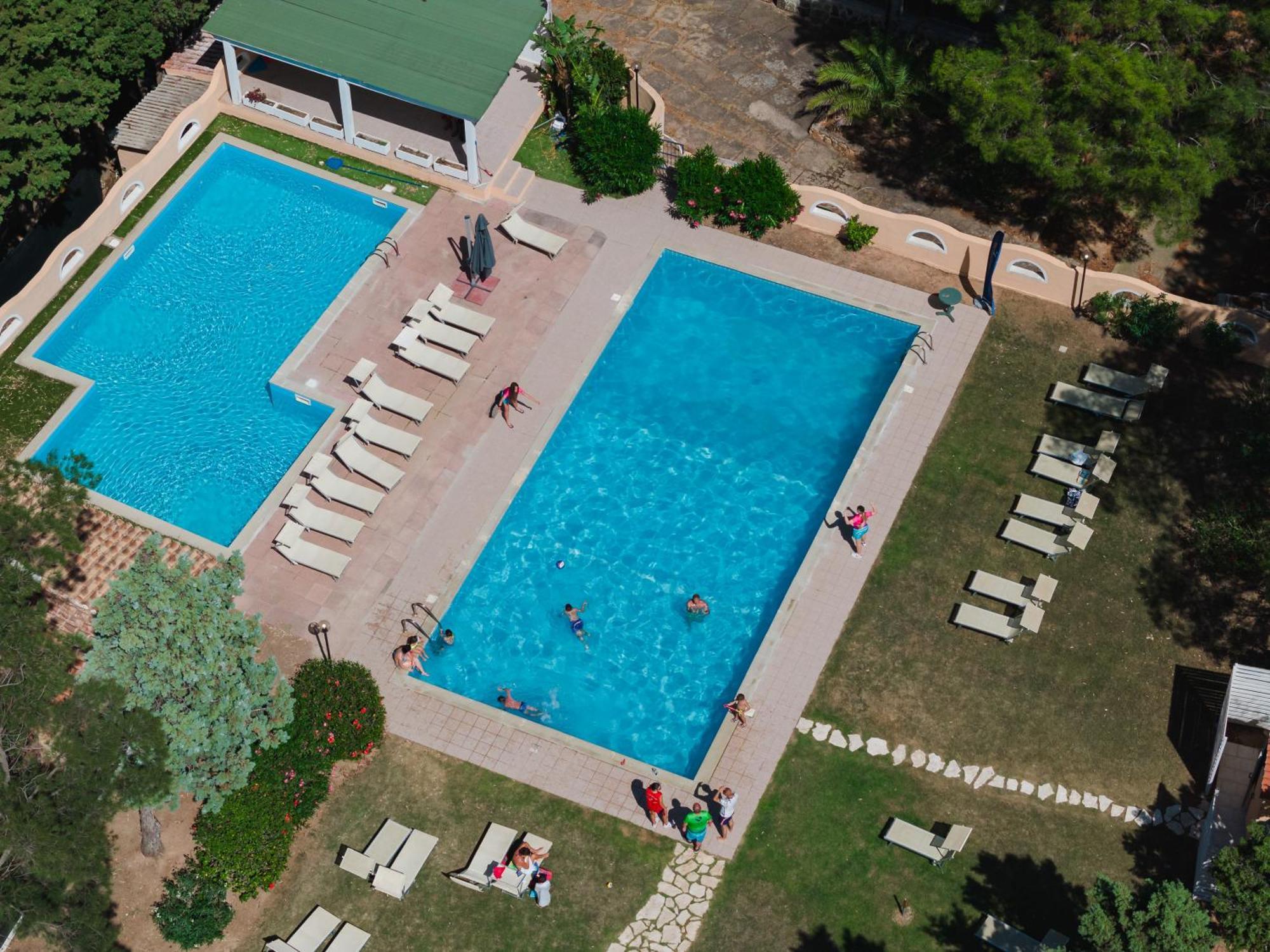 Отель Amareclub Rocca Dorada Санта-Маргерита-ди-Пула Экстерьер фото