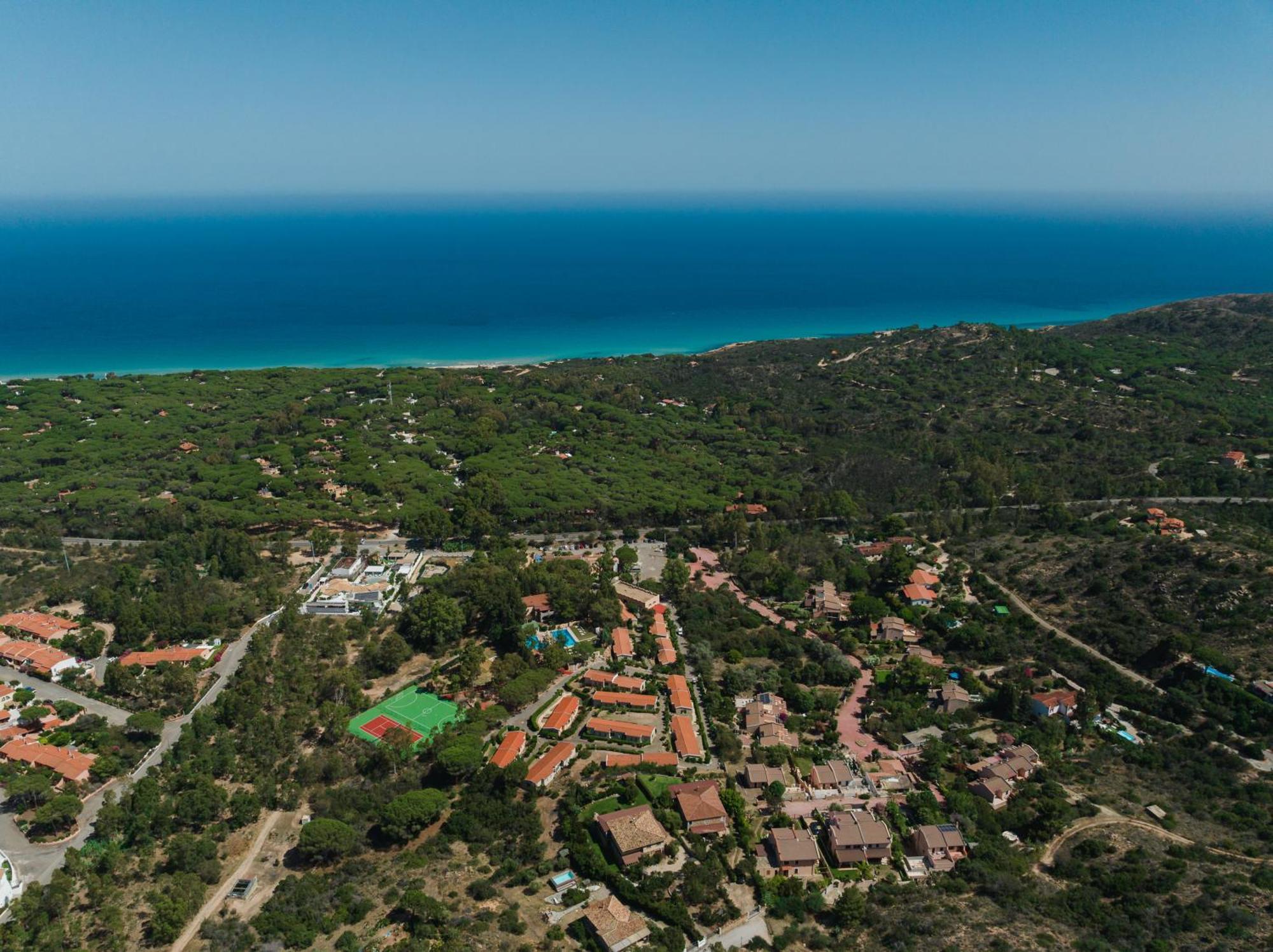Отель Amareclub Rocca Dorada Санта-Маргерита-ди-Пула Экстерьер фото